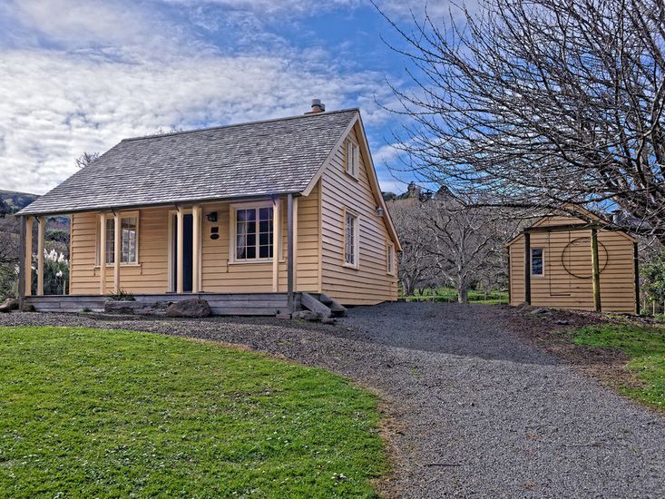 Historic Pavitt Cottage - Robinsons Bay Holiday Home