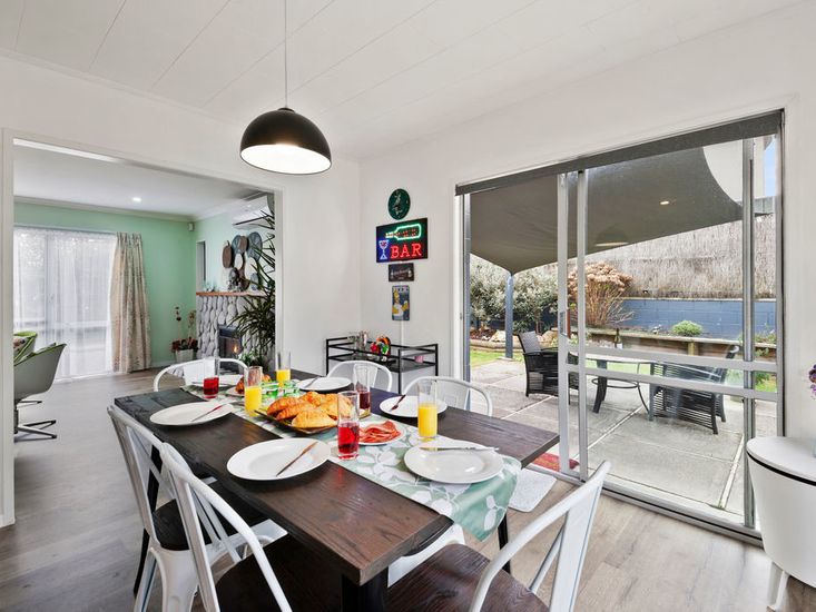 True Blue Taupo Holiday Home Bachcare NZ