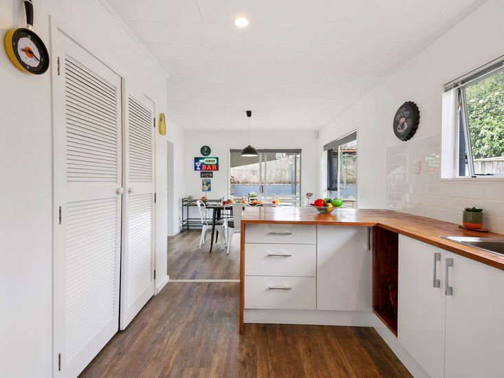 True Blue Taupo Holiday Home Bachcare NZ