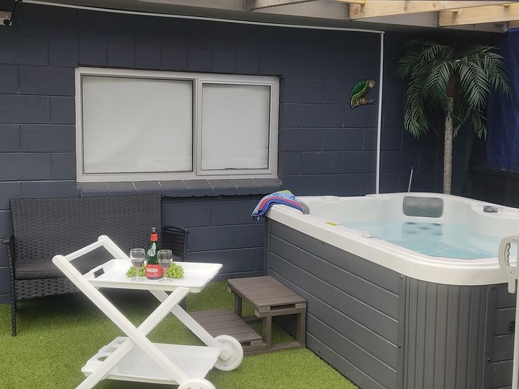 True Blue Taupo Holiday Home Bachcare NZ