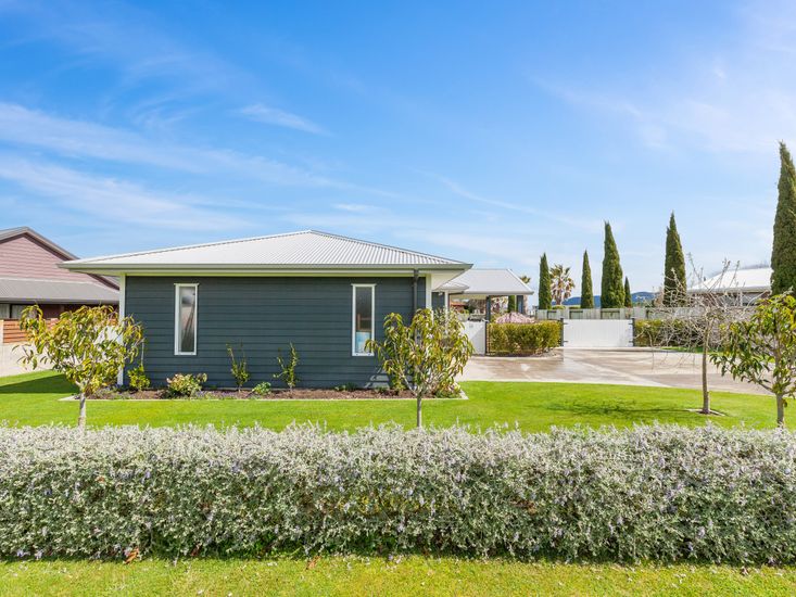 The Best In Blue Kinloch Holiday Home Bachcare NZ