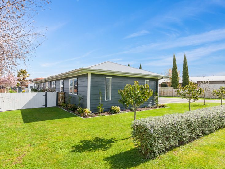 The Best In Blue Kinloch Holiday Home Bachcare NZ