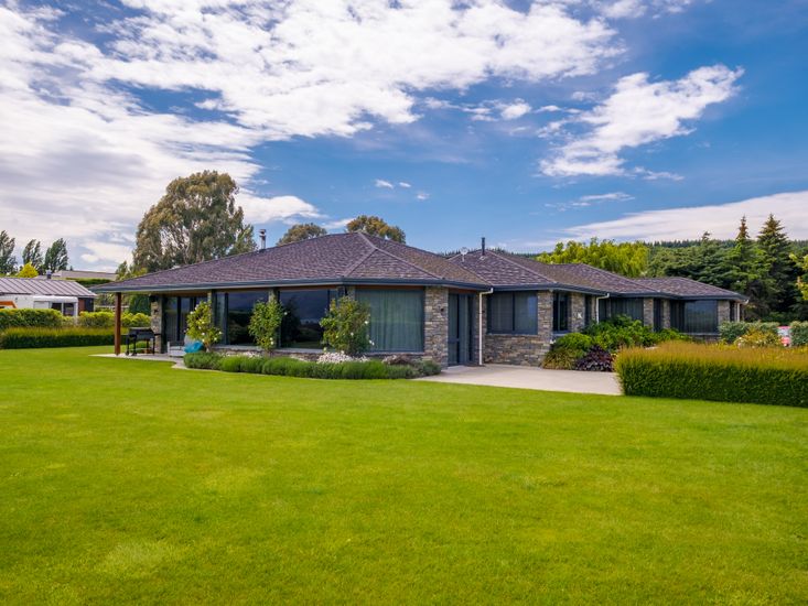 Beacon Point Road – Wanaka luxury accommodation