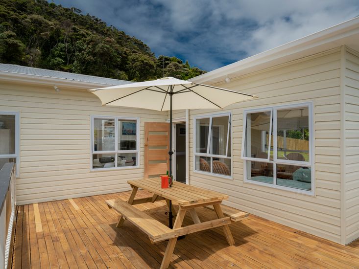 Front Beach Coromandel Holiday Homes & Bachcare NZ