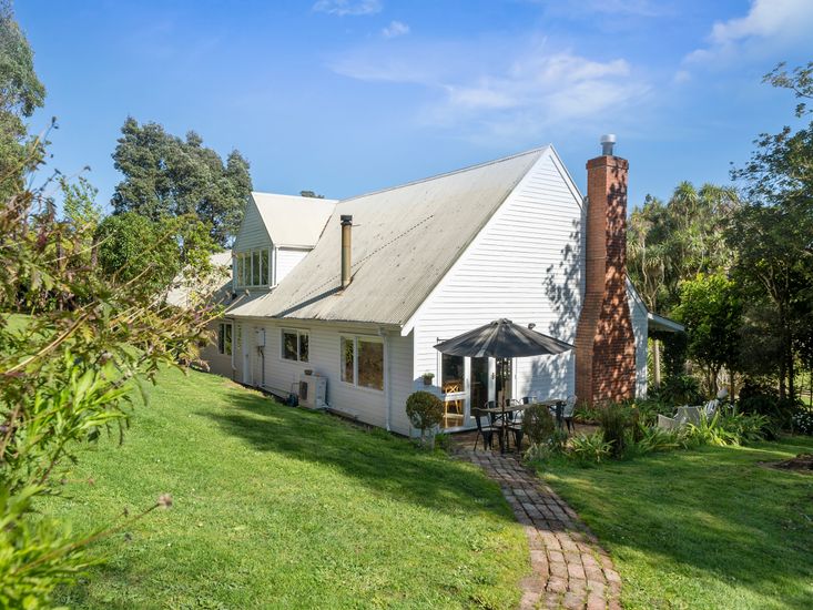 The House The Lodge Te Horo Bachcare NZ