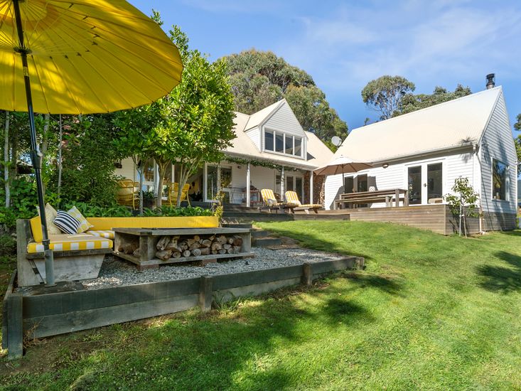 The House The Lodge Te Horo Bachcare NZ