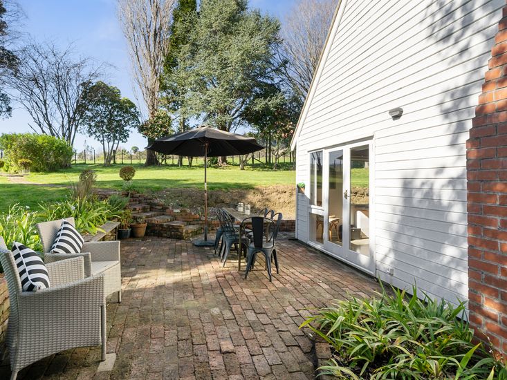 The House The Lodge Te Horo Bachcare NZ