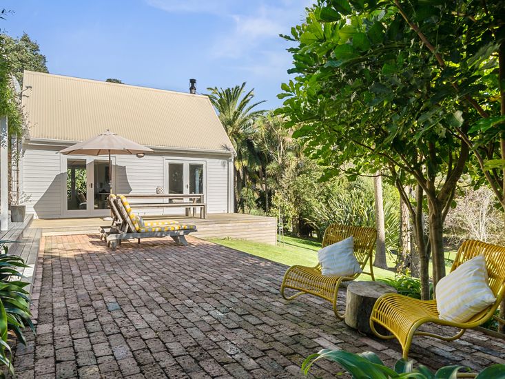 The House The Lodge Te Horo Bachcare NZ