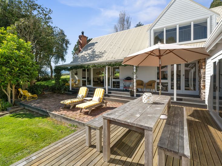 The House The Lodge Te Horo Bachcare NZ