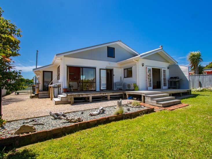 Collingwood & Holiday Homes Bachcare NZ