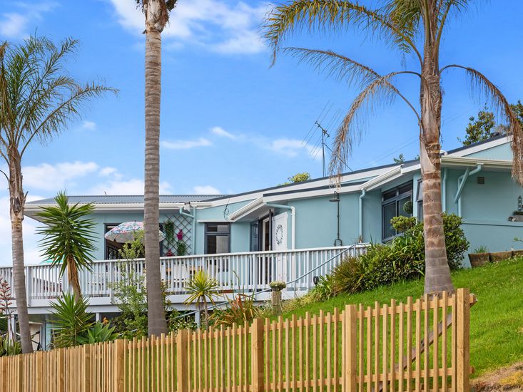 Waipu Cove Palm Cottage Waipu Cove Holiday Home Bachcare NZ