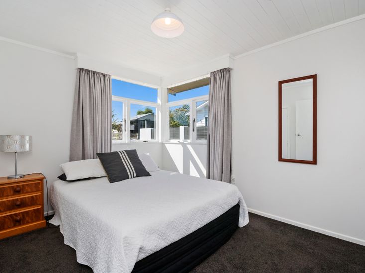 Huia Street Haven Taupo Holiday Home Bachcare NZ