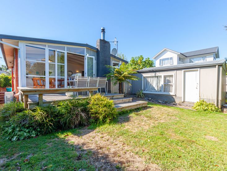 Huia Street Haven Taupo Holiday Home Bachcare NZ