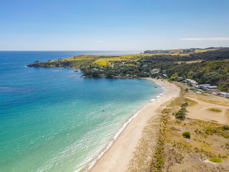 Tapuaetahi Beachfront Studio Downstairs SelfContained Holiday Unit