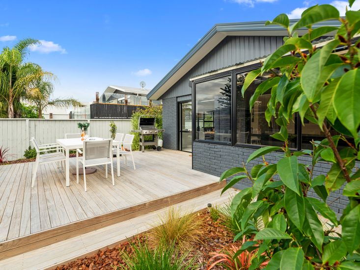 Oceanbeach Rendezvous Mt Maunganui Holiday Home Bachcare NZ