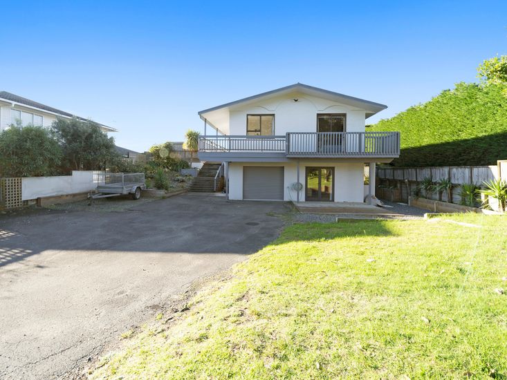 Kapiti Views Waikanae Beach Holiday Home Bachcare NZ