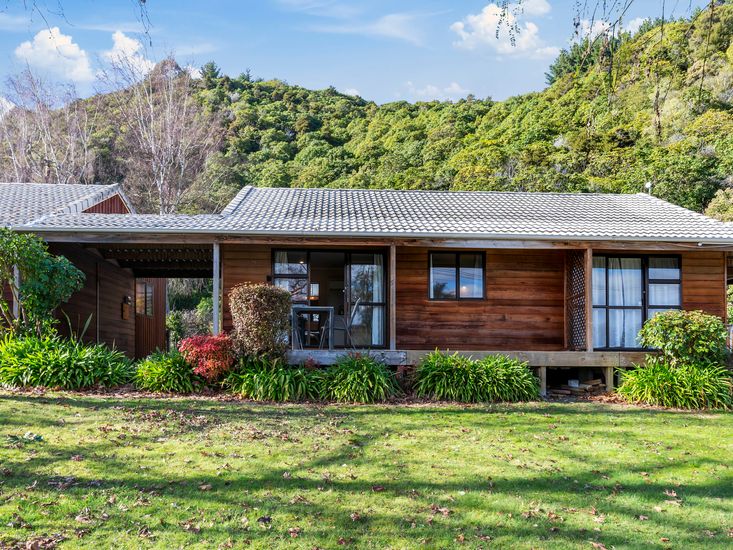 Motuoapa Studio Motuoapa Holiday Unit Bachcare NZ