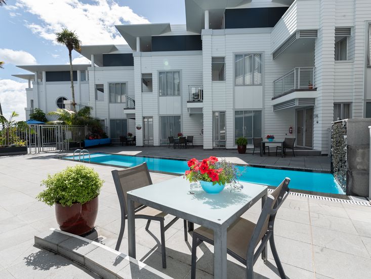 Oceanside Paihia Waterfront Apartment Bachcare NZ