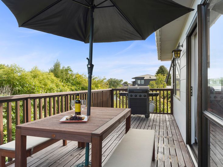 Rainbow Lake House Lake Taupō Holiday Home Bachcare NZ