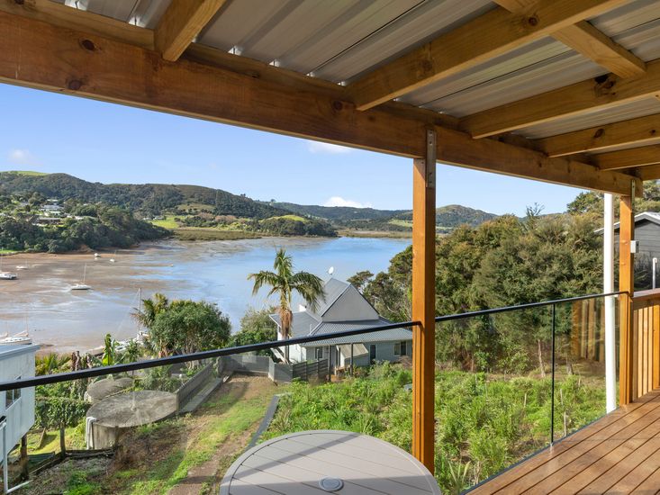 Waiheke Island Bachcare Holiday Homes