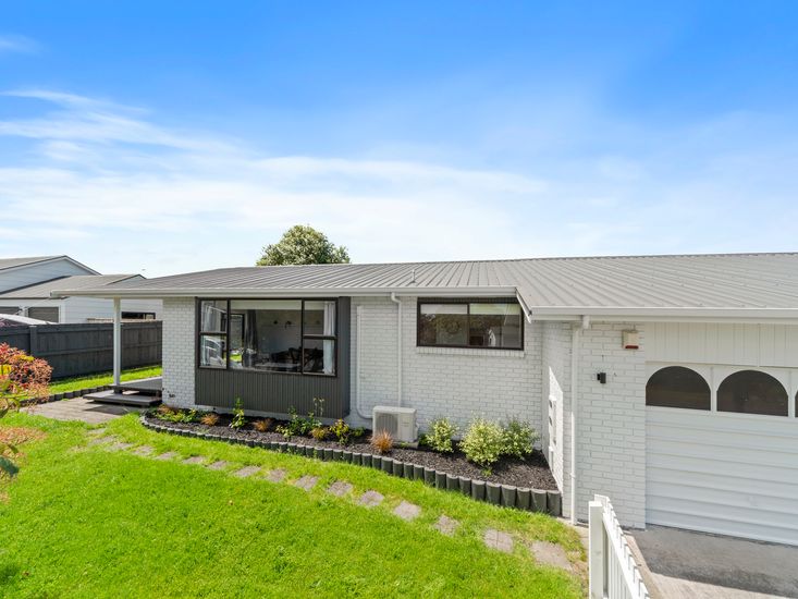 Garden Grove Gem Lake Taupō Holiday Home Bachcare NZ