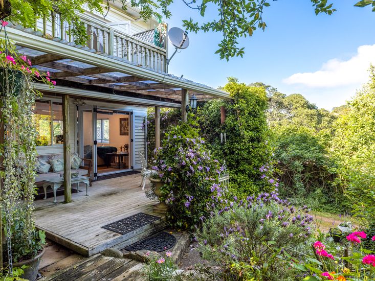 Waiheke Island Bachcare Holiday Homes