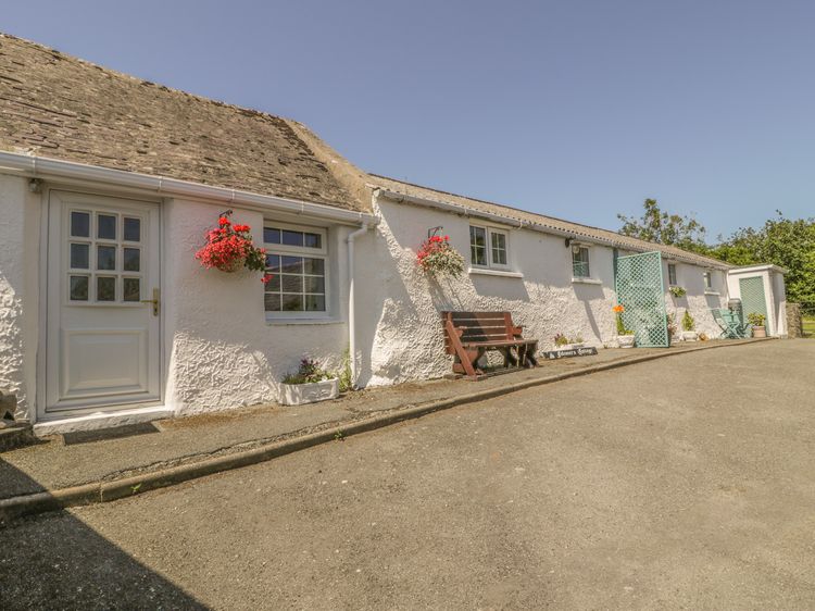 Falconers Cottage Caergeiliog Cae Hywel Self Catering