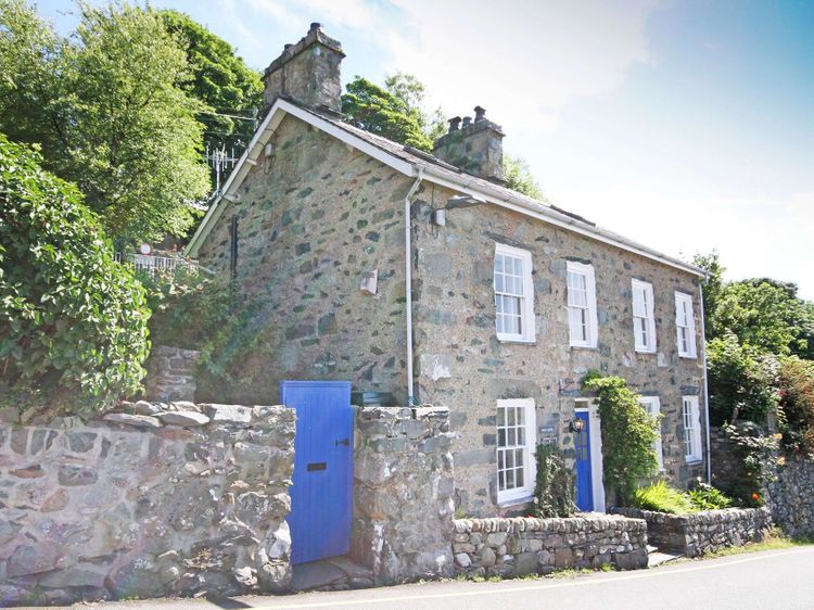 Bron Castell Harlech Self Catering Holiday Cottage