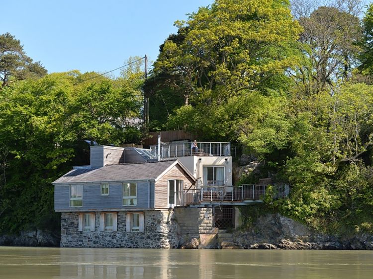 Manadwyn Menai Bridge Menai Bridge Porthaethwy Self Catering