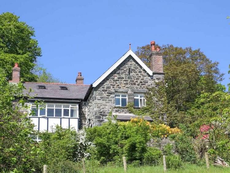 Ty N Y Cae Llanbedr Y Cennin Llanbedr Y Cennin Self Catering Holiday Cottage