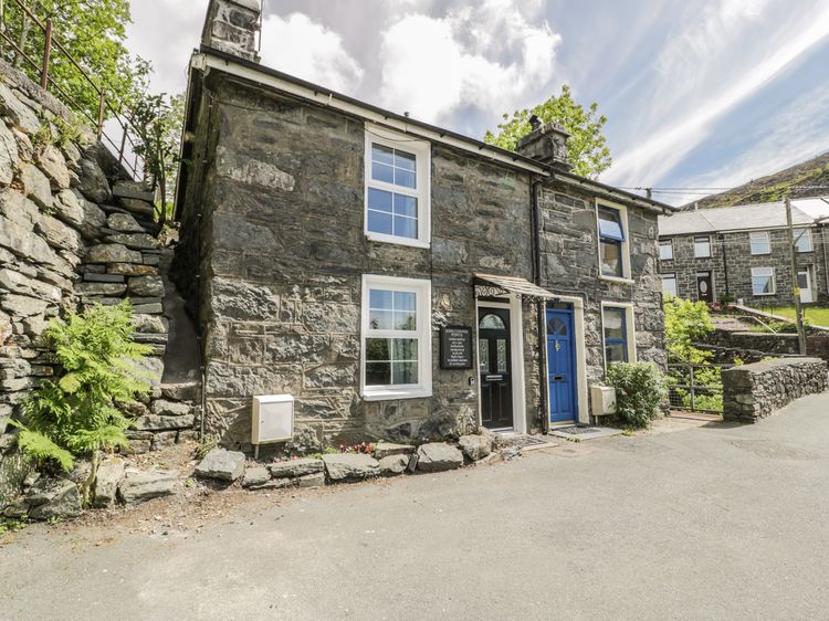 1 Waterloo Cottage Blaenau Ffestiniog Bethania Self Catering