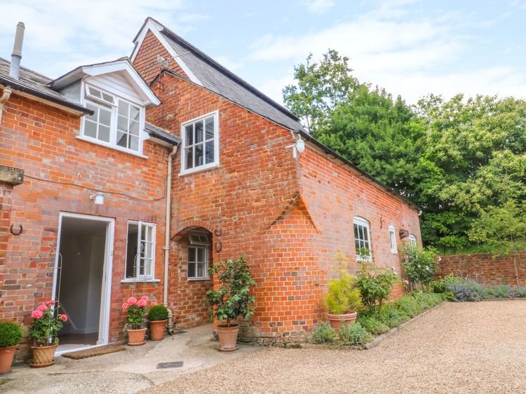 Mews Cottage Bentley Hampshire Bentley South Of England