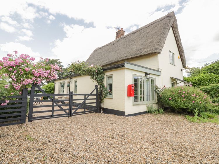Waveney Cottage Harleston Shotford Heath East Anglia Self