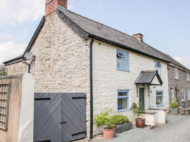 sykes cottages enclosed garden