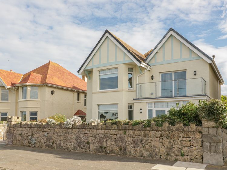 Penmorfa Llandudno Maes Y Facrell Self Catering Holiday Cottage