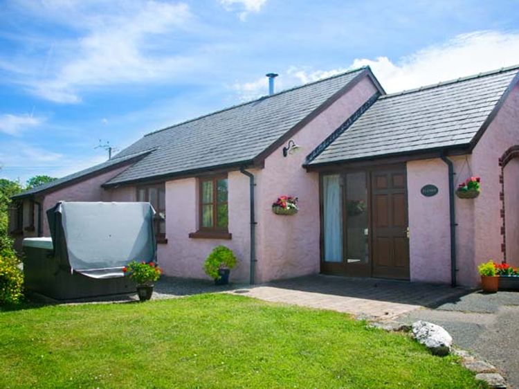 Ty Coed Cardigan Canllefaes Self Catering Holiday Cottage