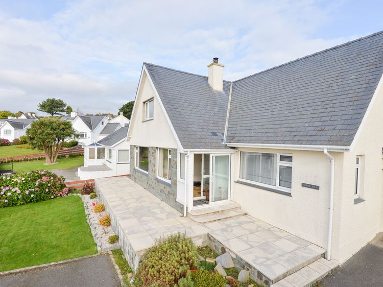 Gorse Hill Criccieth Self Catering Holiday Cottage