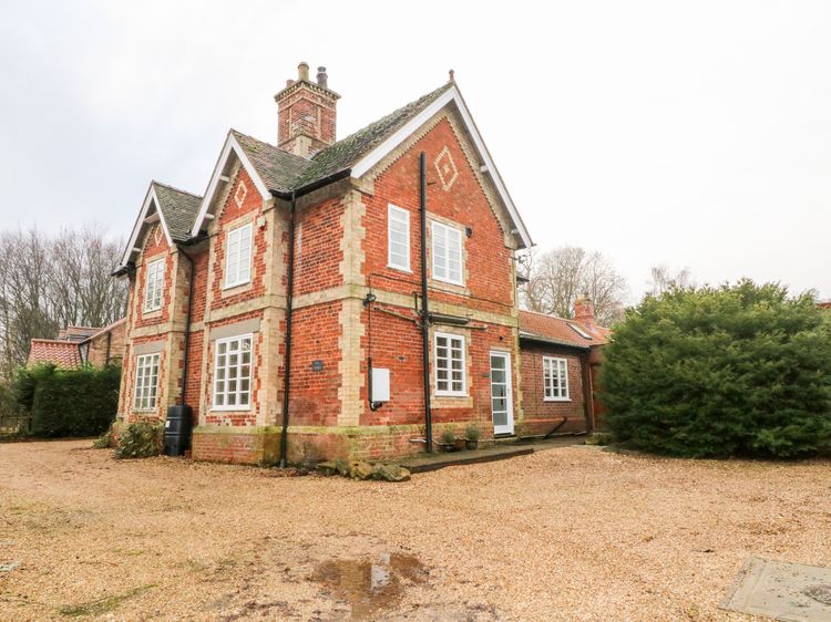 Pool Cottage Saxilby Broxholme East Anglia Self Catering