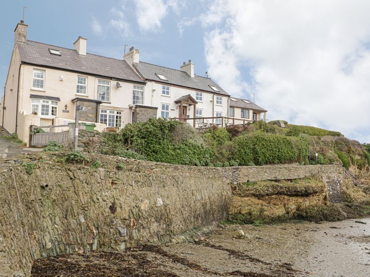 Old Post Office Bull Bay Bull Bay Porthllechog Self Catering