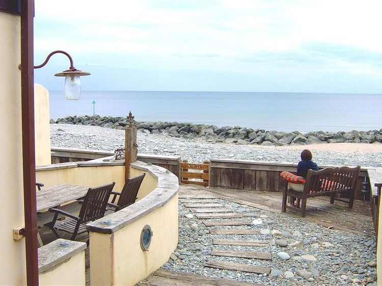 Neptune House Borth Self Catering Holiday Cottage