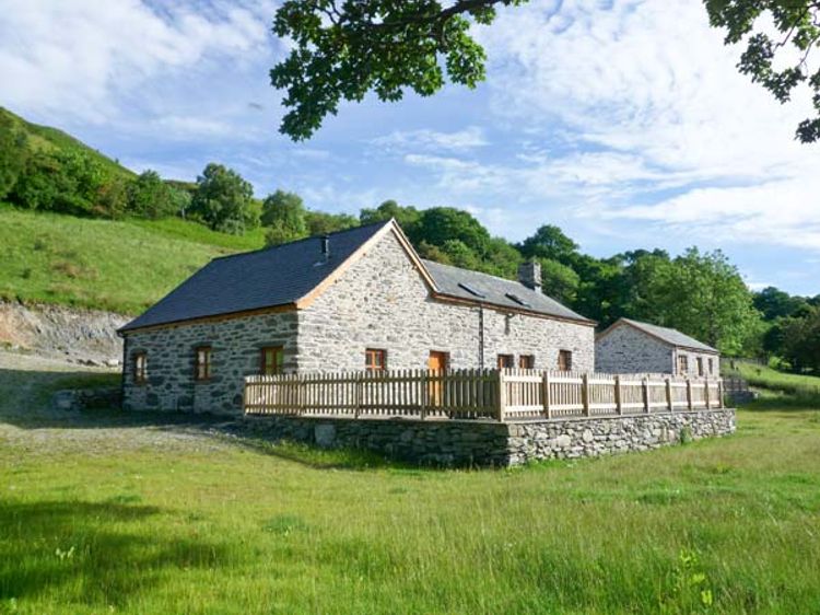 Tyddyn Tyfod Bala Glan Yr Afon Self Catering Holiday Cottage