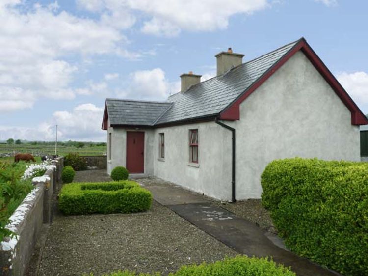 Keel Lodge Bed & Breakfast, Ballinrobe: See 17 traveller reviews, 38 candid photos, and great deals for Keel Lodge Castlebar Road Aghinish Peninsula, Ballinrobe F31 CC90 Ireland Free High Speed Internet (WiFi) Beautiful location lovely rooms with great cooked breakfast loved our stay here Rachel was very nice KEEL LODGE BED & BREAKFAST - Reviews & Price