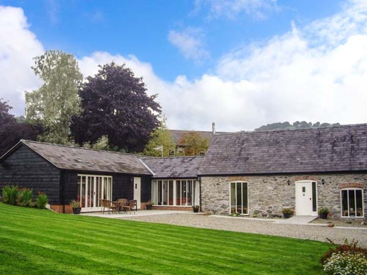 Ysgubor Celyn Megan S Llwynmawr Self Catering Holiday Cottage