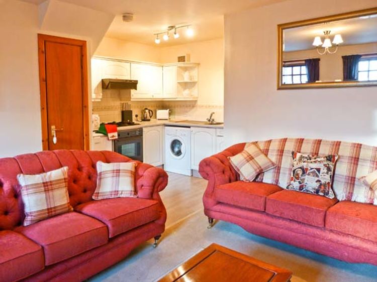 Mary Well Apartment Elgin Self Catering Holiday Cottage