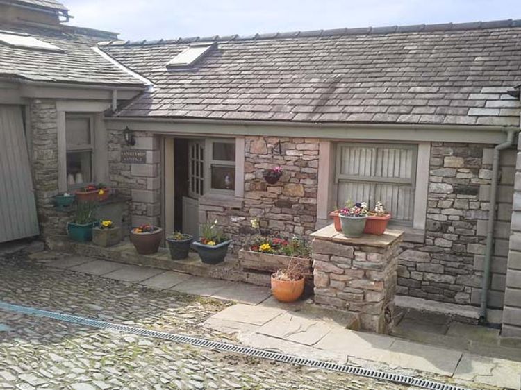 Courtyard Cottage Kendal The Lake District And Cumbria Self