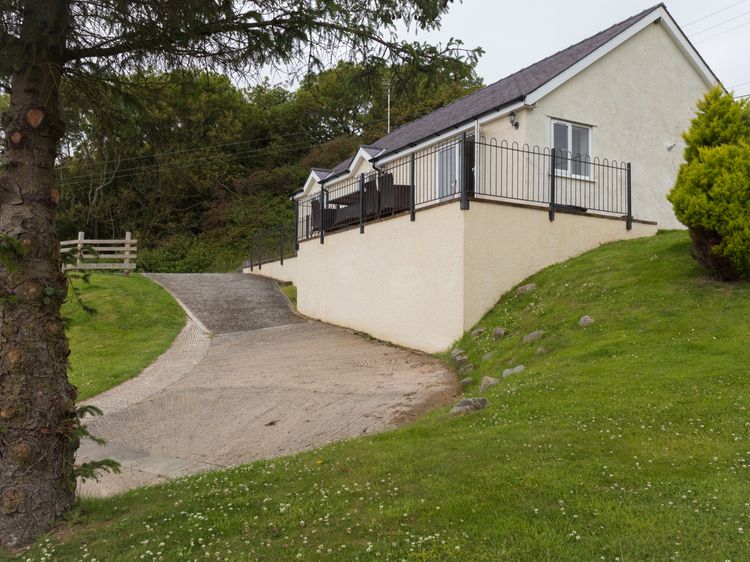 Hen Felin Uchaf Red Wharf Bay Llanddona Self Catering