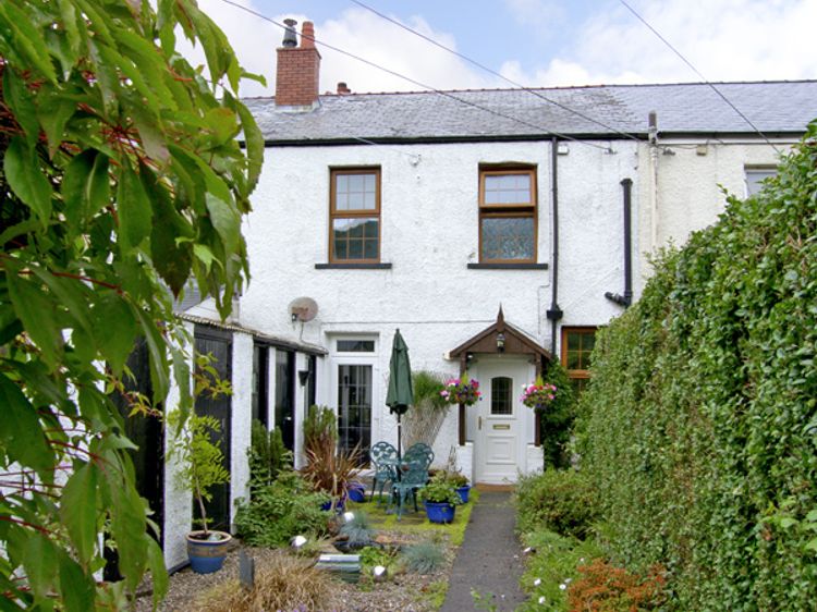 Railway Cottage Fairbourne Self Catering Holiday Cottage