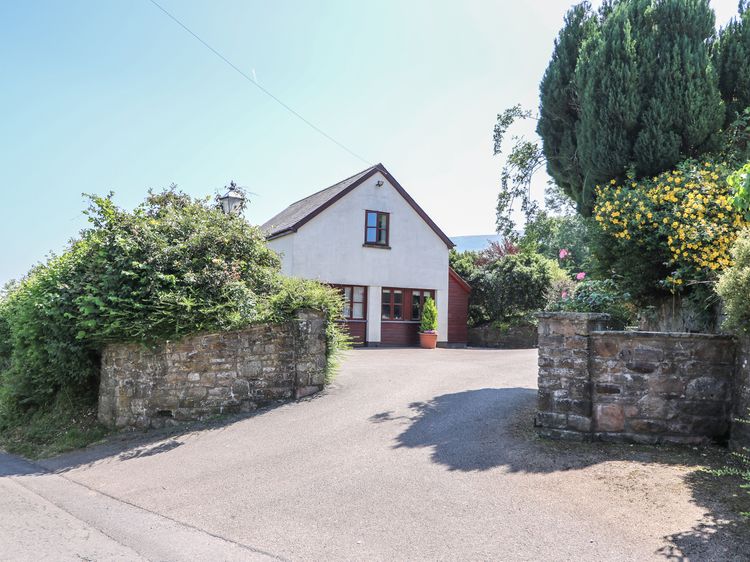Penrose Cottage Govilon Self Catering Holiday Cottage