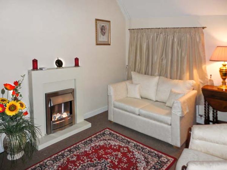 Cow Byre Cottage Charlton Malmesbury Self Catering Holiday