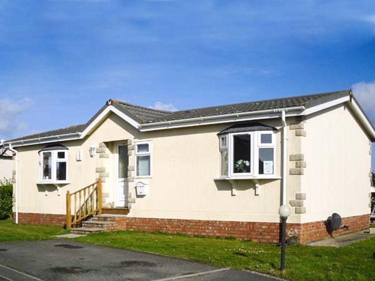 30 Gunver St Merryn Cornwall Self Catering Holiday Cottage